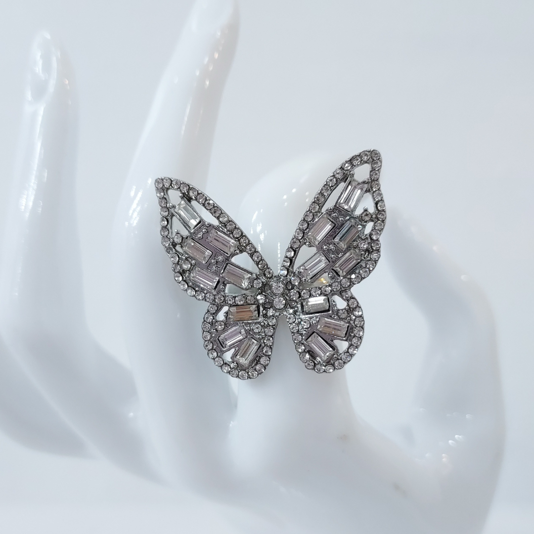 Embossed hoop earrings