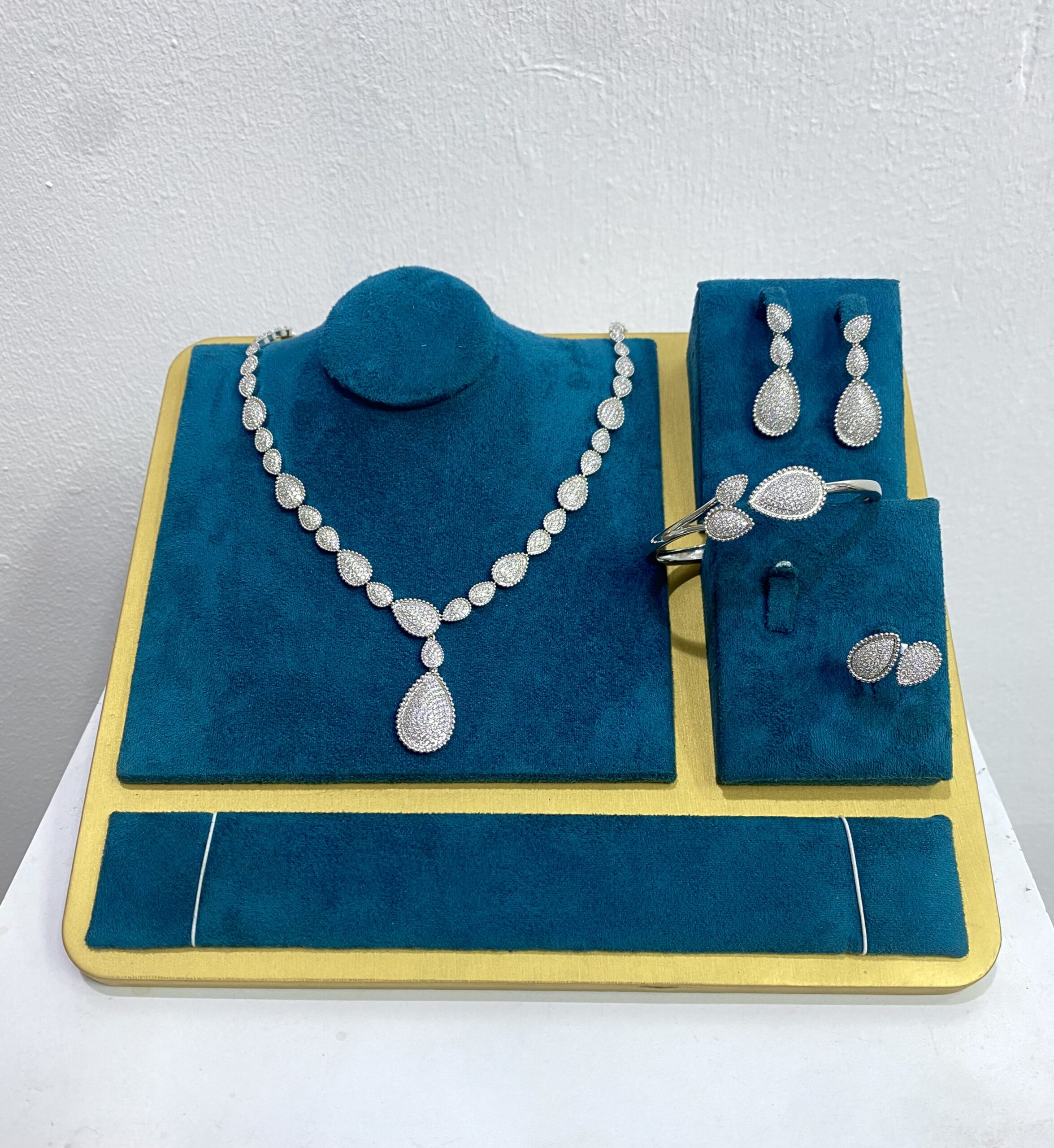 4 Pcs Necklace #0124